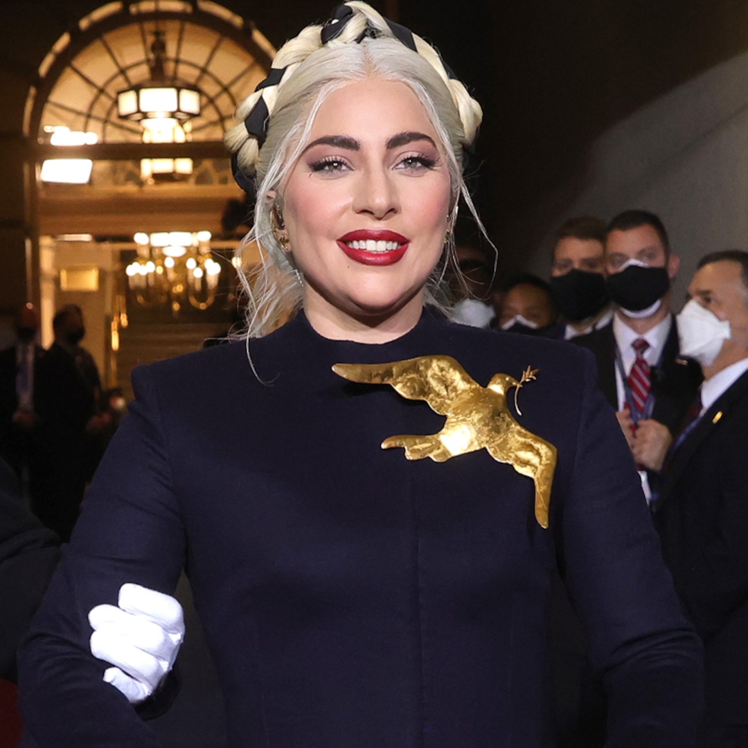 Mira a el romántico momento que vivió Lady Gaga con su novio en el acto inaugural de Joe Biden Mira a el romántico momento que vivió Lady Gaga con su novio en el acto inaugural de Joe Biden